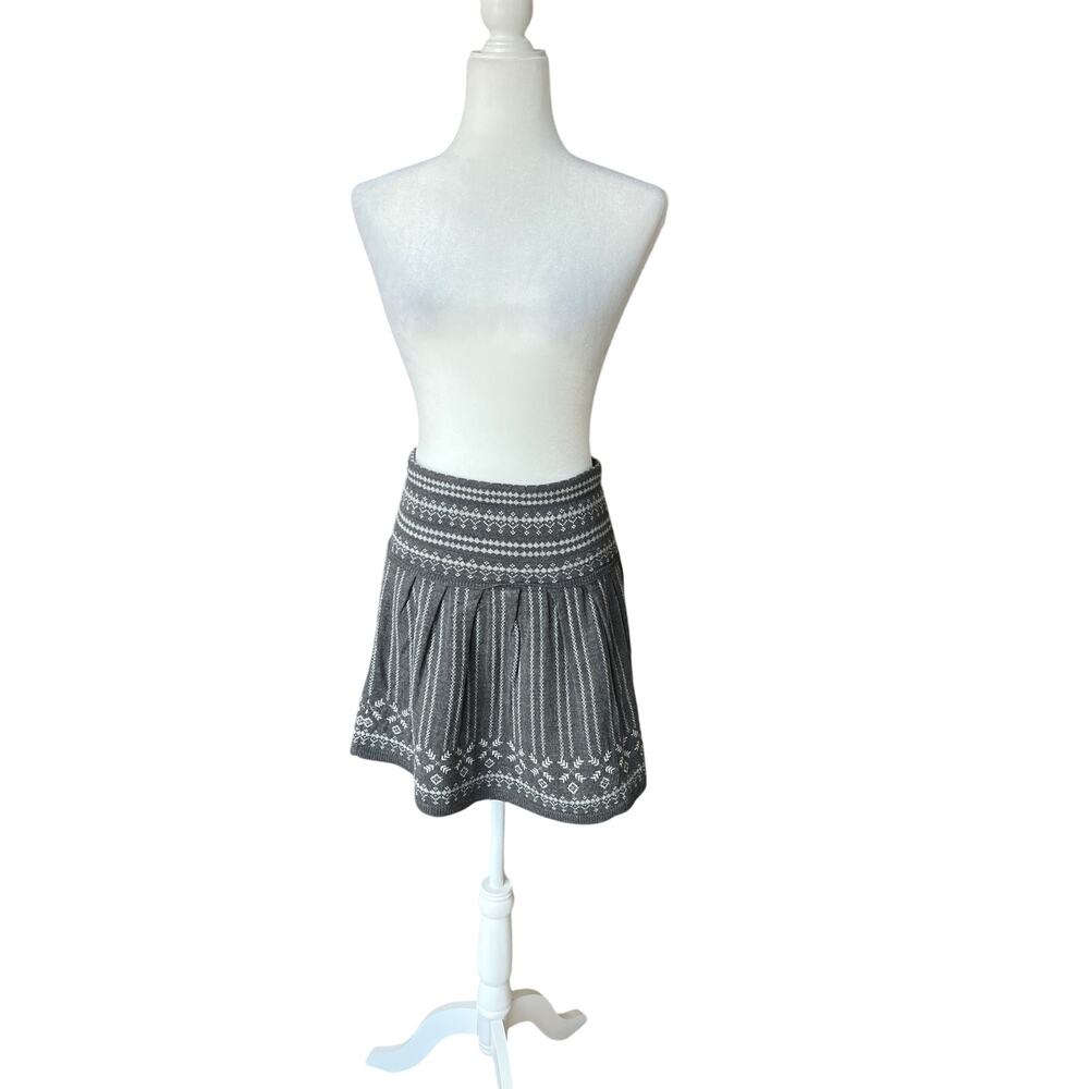 Princess Vera Wang Gray and Silver Knit Flounce Skirt Size S Snowflake Winter
